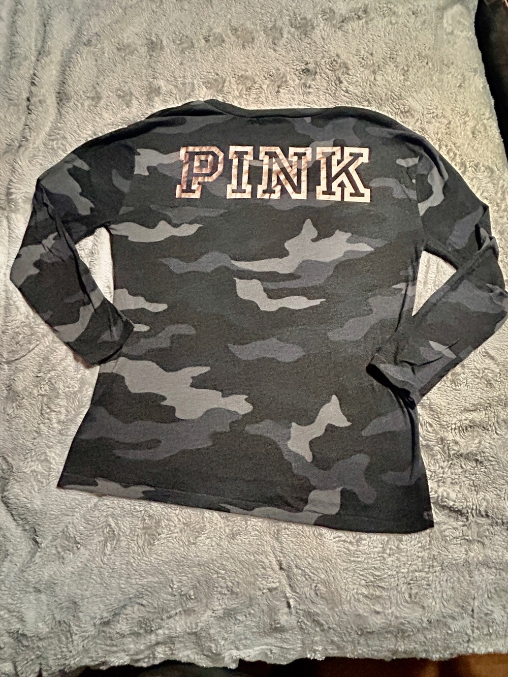 PINK Victoria's Secret Black & Gray Camo Long Sleeve Tee